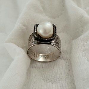 Silpada Silver and Pearl Ring (Ring size 5, or 3/4" in diameter)